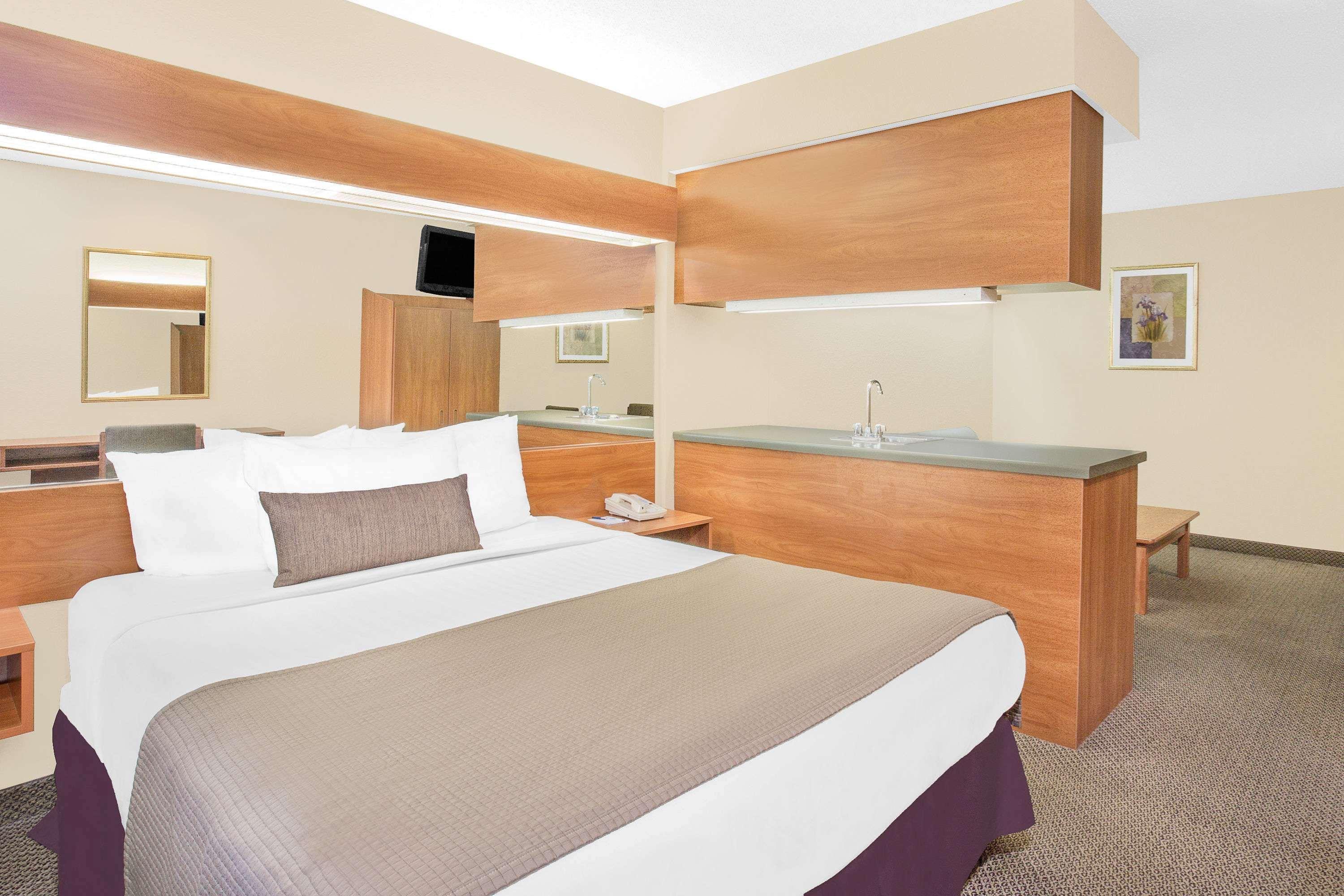 Microtel Inn & Suites Beckley East Bagian luar foto