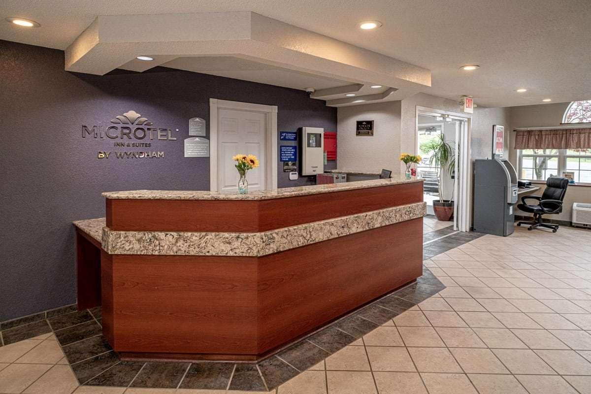 Microtel Inn & Suites Beckley East Bagian luar foto