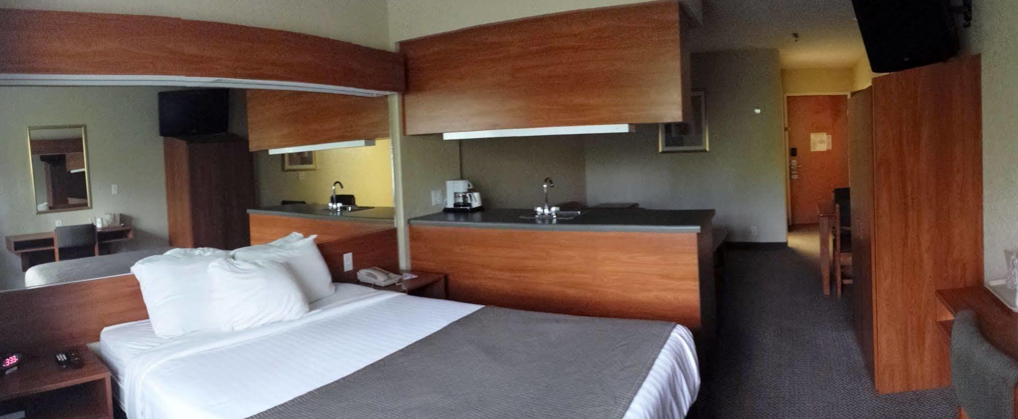 Microtel Inn & Suites Beckley East Bagian luar foto